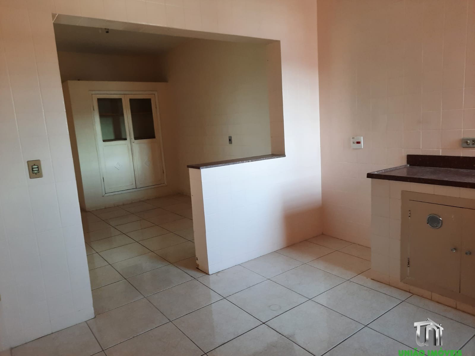 Imperdível: Casa à Venda no Centro de Bragança Paulista-SP, 3 Quartos, 1 Suíte, 3 Salas, 2 Banheiros, 221m². Venha Conferir!