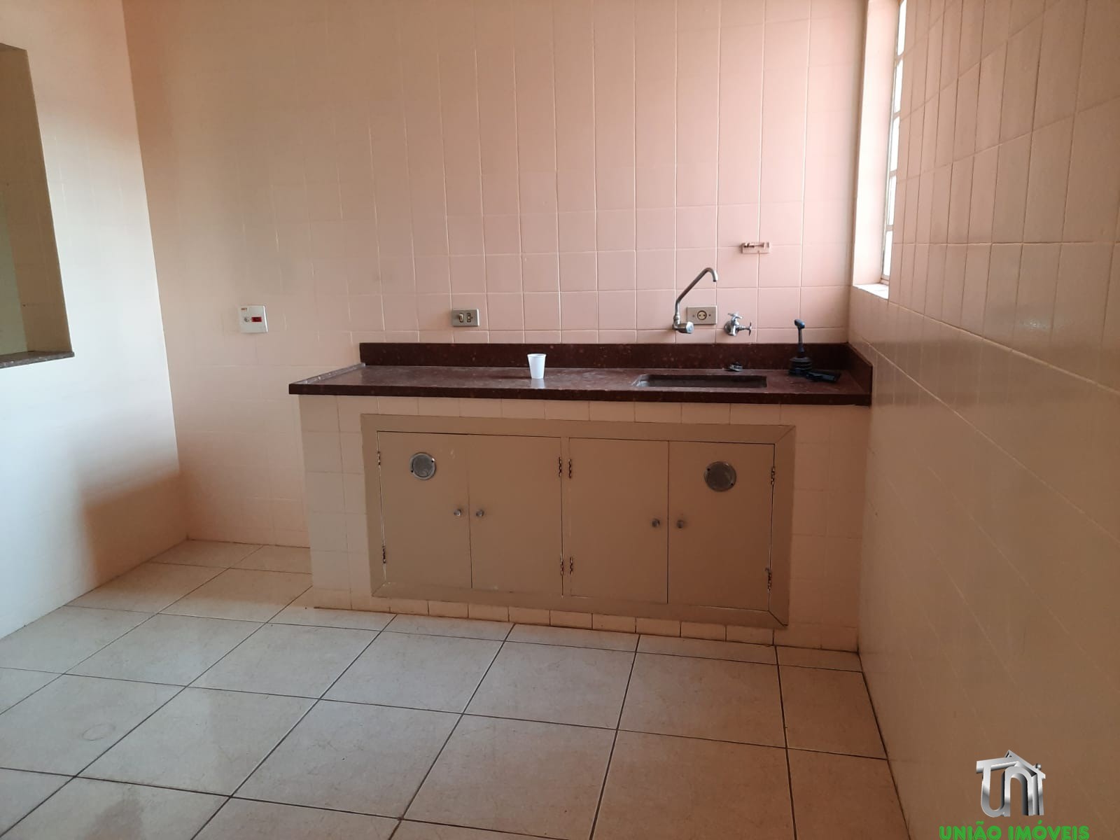 Imperdível: Casa à Venda no Centro de Bragança Paulista-SP, 3 Quartos, 1 Suíte, 3 Salas, 2 Banheiros, 221m². Venha Conferir!