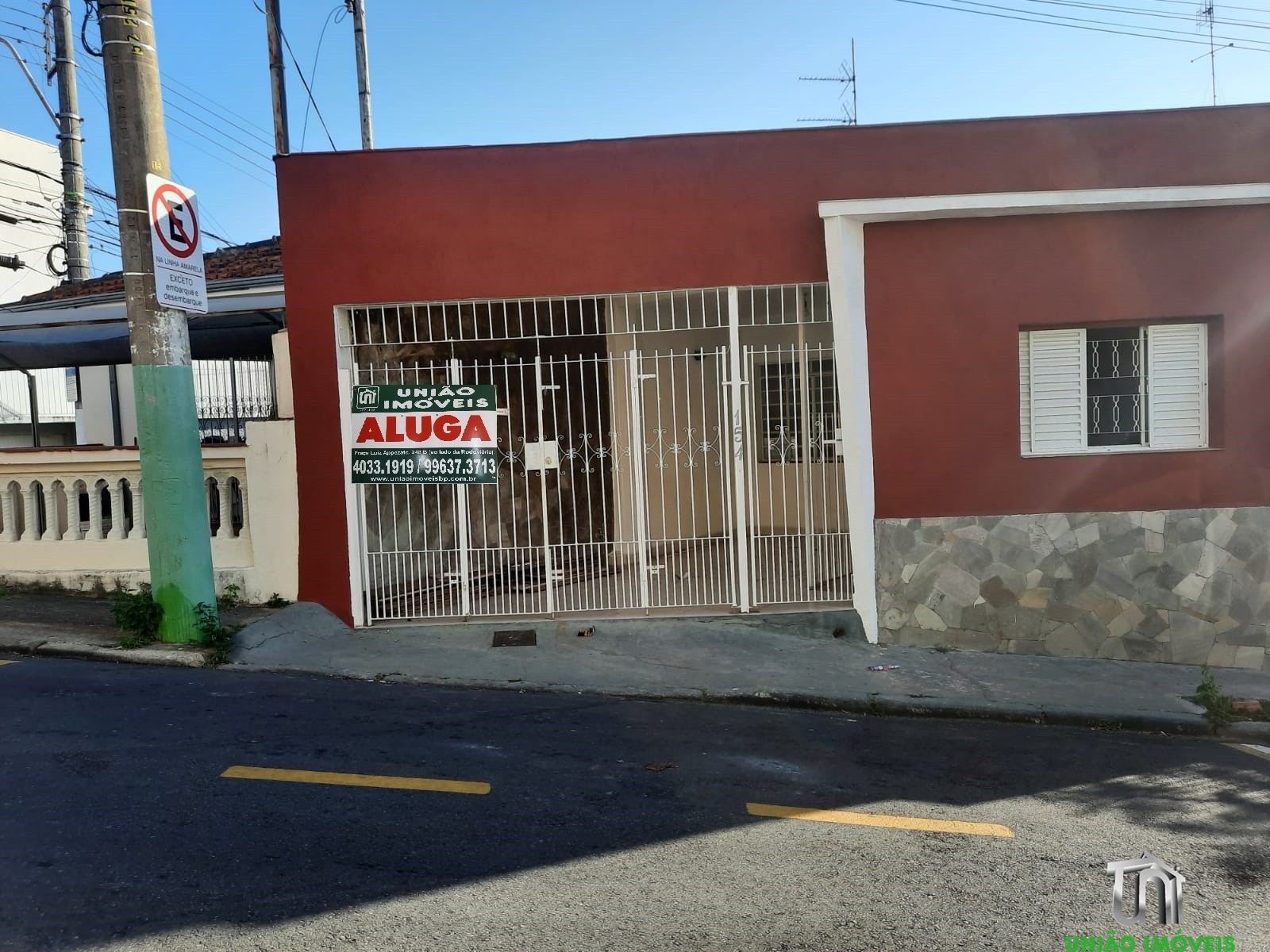 Imperdível: Casa à Venda no Centro de Bragança Paulista-SP, 3 Quartos, 1 Suíte, 3 Salas, 2 Banheiros, 221m². Venha Conferir!