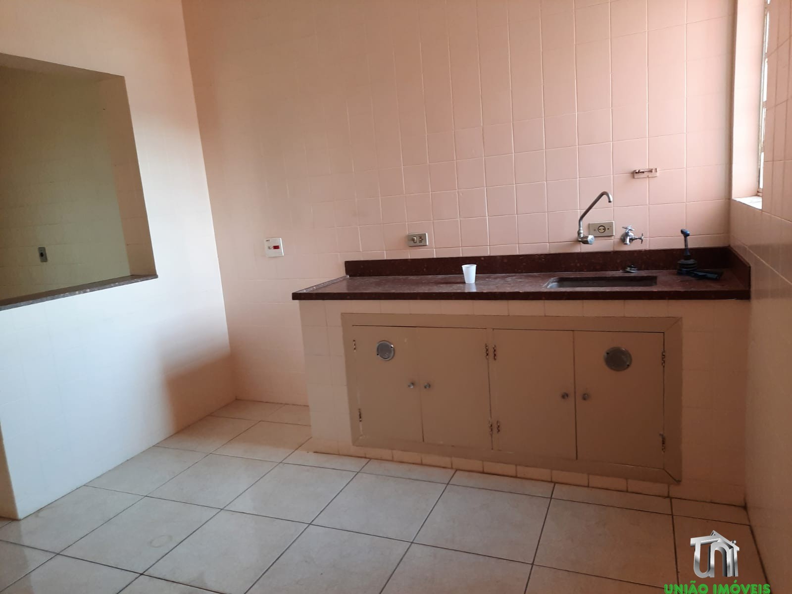 Imperdível: Casa à Venda no Centro de Bragança Paulista-SP, 3 Quartos, 1 Suíte, 3 Salas, 2 Banheiros, 221m². Venha Conferir!
