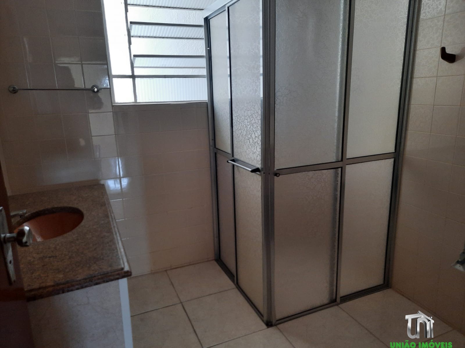 Imperdível: Casa à Venda no Centro de Bragança Paulista-SP, 3 Quartos, 1 Suíte, 3 Salas, 2 Banheiros, 221m². Venha Conferir!