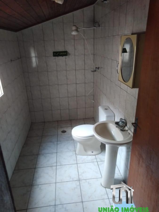 Casa para venda em Bragança Paulista-SP, Jardim Santa Rita de Cássia - 3 quartos, 1 sala, 3 banheiros, 1 vaga de garagem, 268,44 m² de área. Casa grande e muito bem localizada!