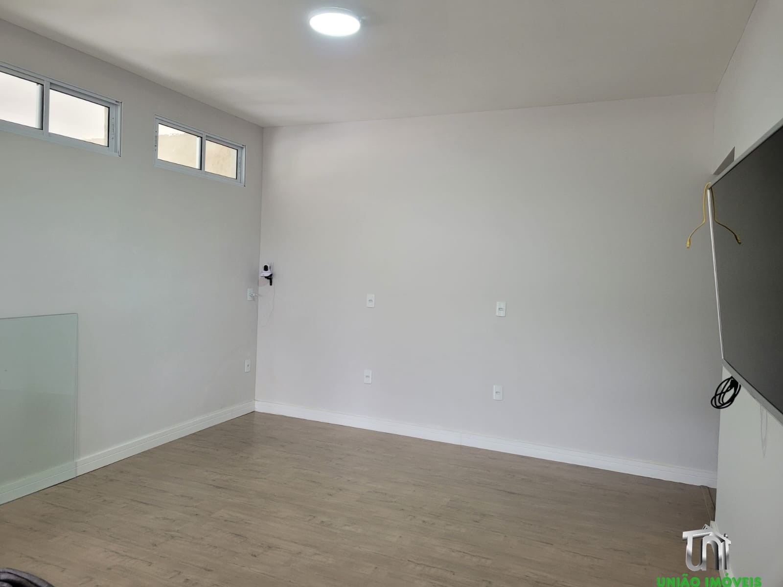 Imperdível casa em condomínio no Centro Industrial Rafael Diniz, Bragança Paulista-SP: 3 quartos, 1 suíte, 3 banheiros, 2 vagas, 150m²!