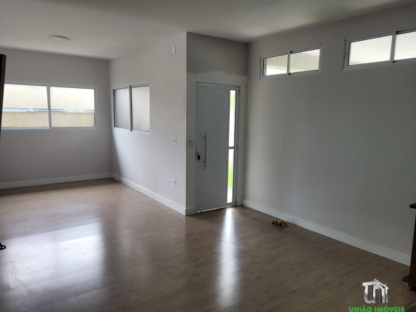 Imperdível casa em condomínio no Centro Industrial Rafael Diniz, Bragança Paulista-SP: 3 quartos, 1 suíte, 3 banheiros, 2 vagas, 150m²!
