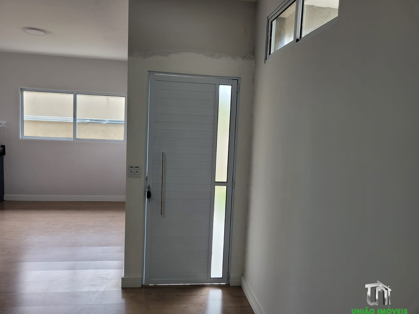 Imperdível casa em condomínio no Centro Industrial Rafael Diniz, Bragança Paulista-SP: 3 quartos, 1 suíte, 3 banheiros, 2 vagas, 150m²!