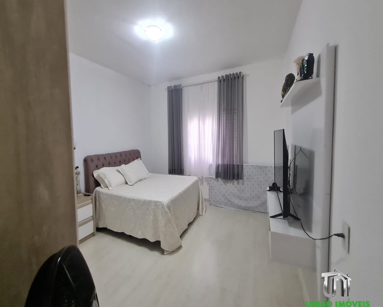 Casa Residencial de Alto Padrão no Jardim Europa, Bragança Paulista-SP: 6 quartos, 3 suítes, 5 salas, 6 banheiros, 2 vagas de garagem, 600m² de área.