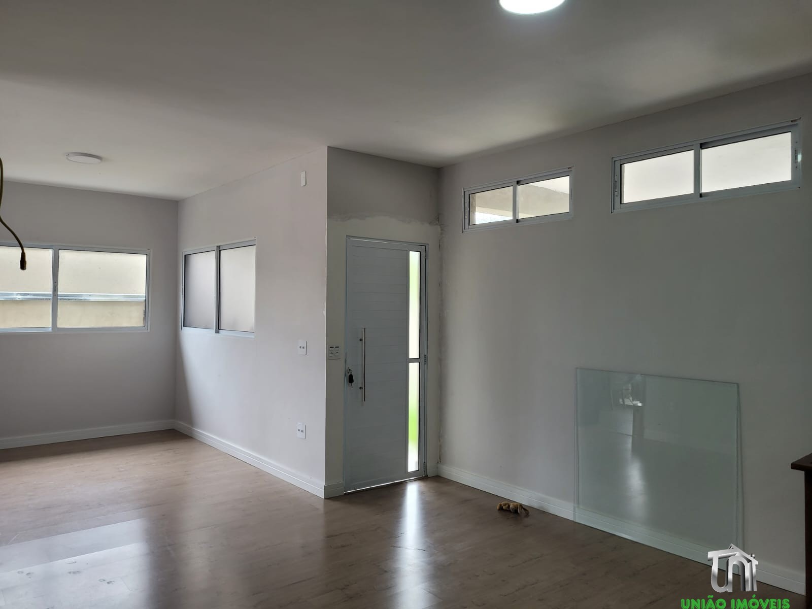 Imperdível casa em condomínio no Centro Industrial Rafael Diniz, Bragança Paulista-SP: 3 quartos, 1 suíte, 3 banheiros, 2 vagas, 150m²!
