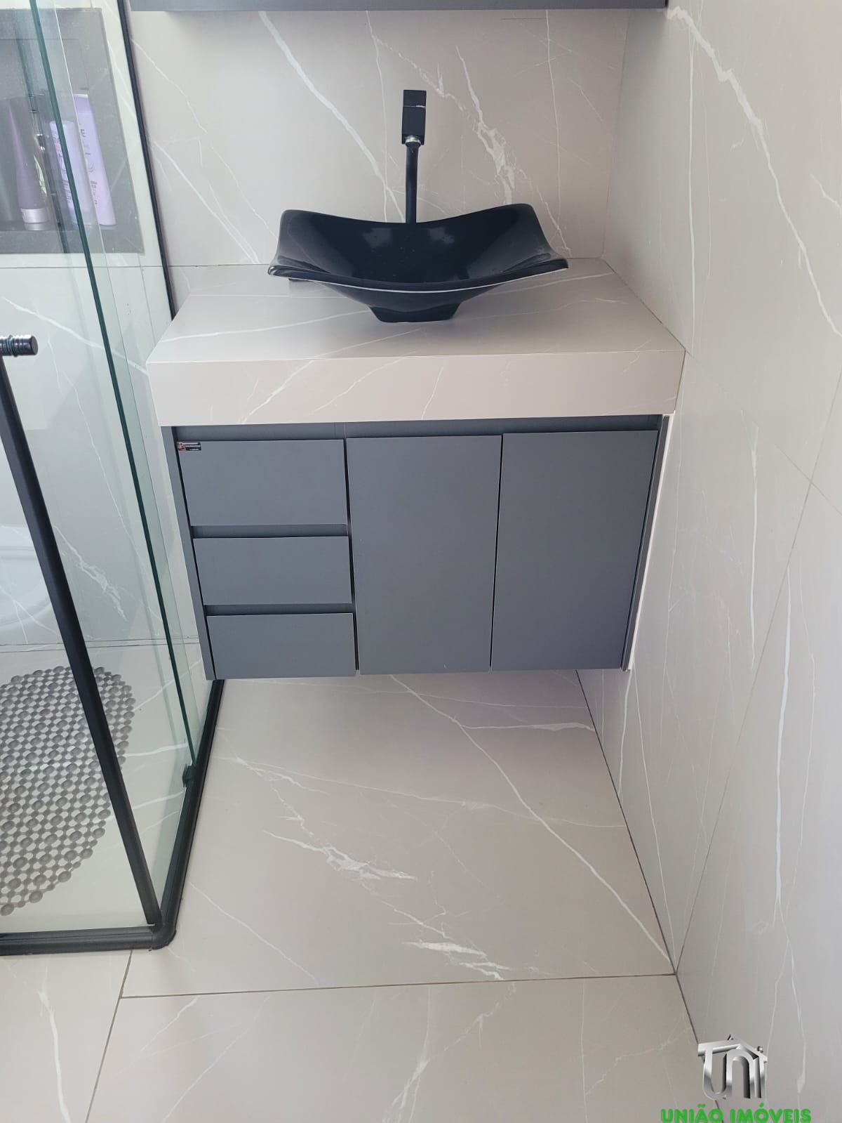 Imperdível casa em condomínio no centro industrial rafael di