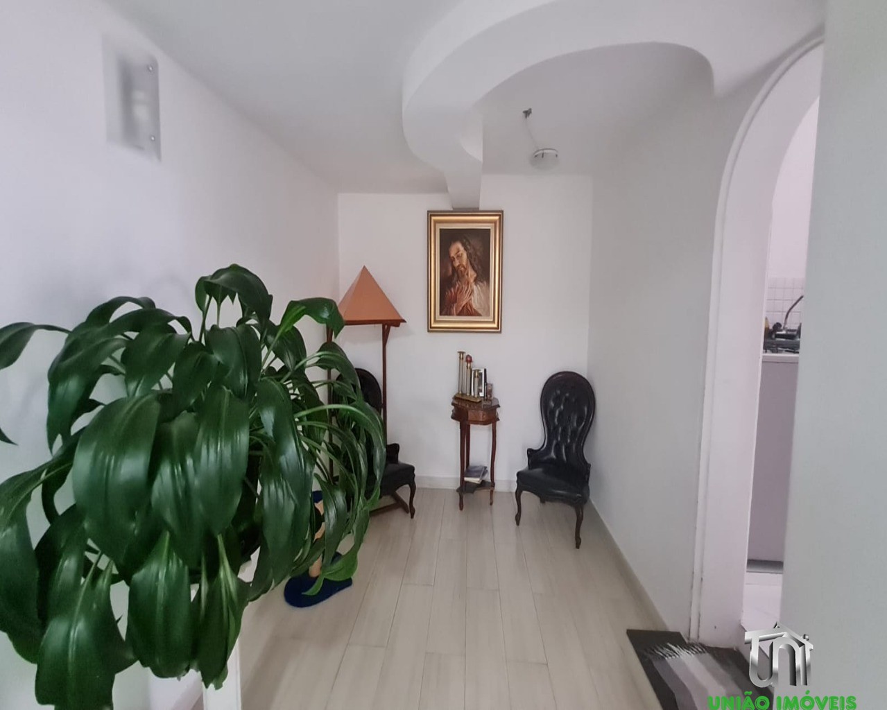 Casa Residencial de Alto Padrão no Jardim Europa, Bragança Paulista-SP: 6 quartos, 3 suítes, 5 salas, 6 banheiros, 2 vagas de garagem, 600m² de área.