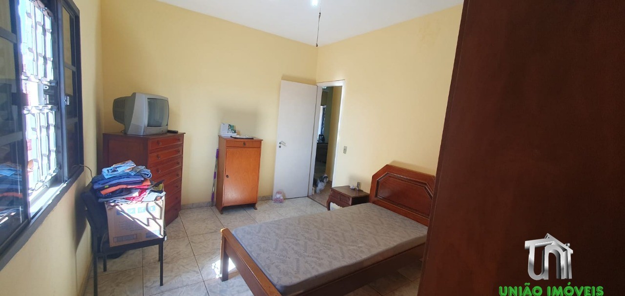 Residência moderna com 2 quartos e churrasqueira na cidade j