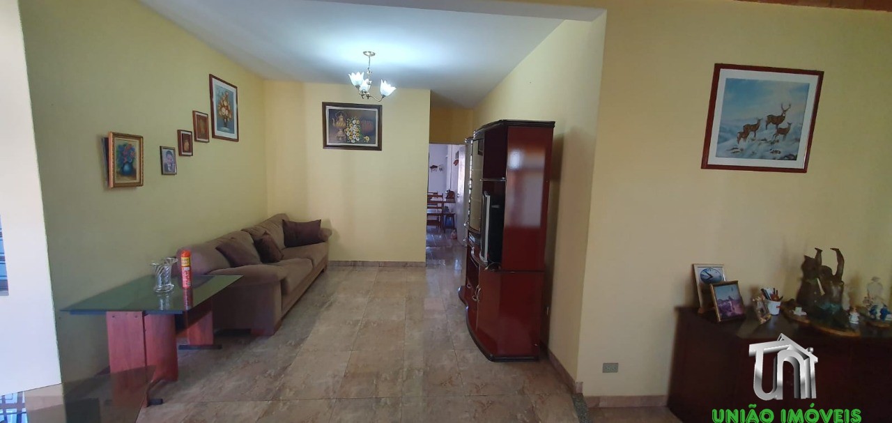 Residência moderna com 2 quartos e churrasqueira na cidade j