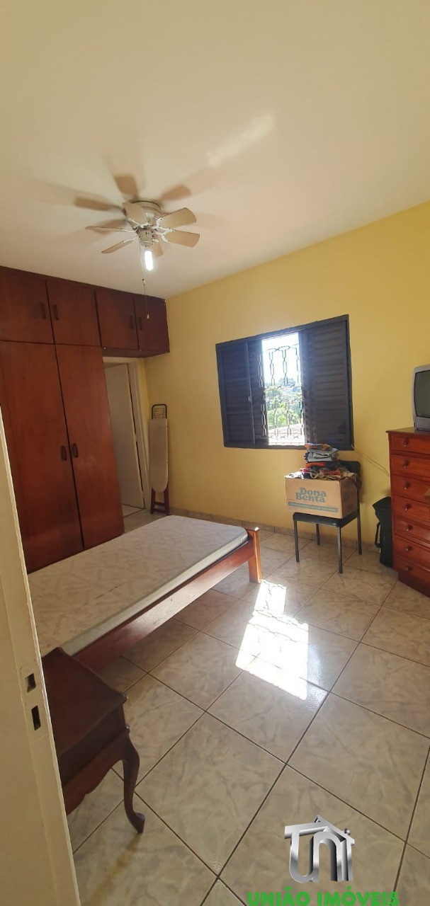Residência moderna com 2 quartos e churrasqueira na cidade j