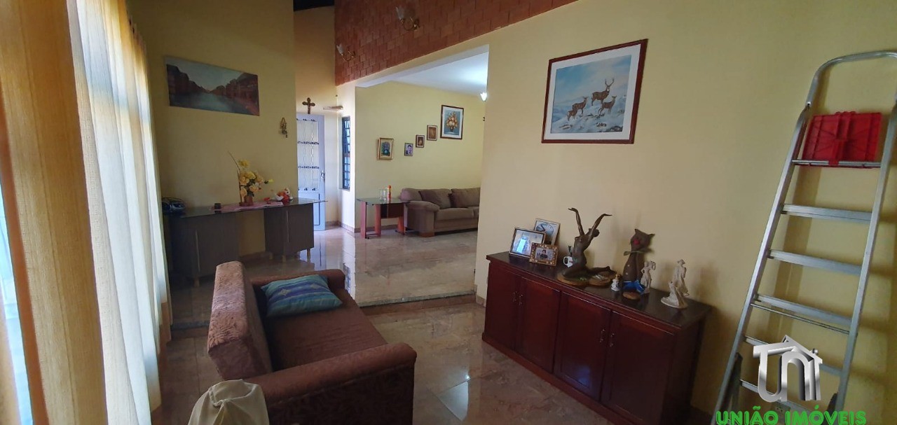 Residência moderna com 2 quartos e churrasqueira na cidade j