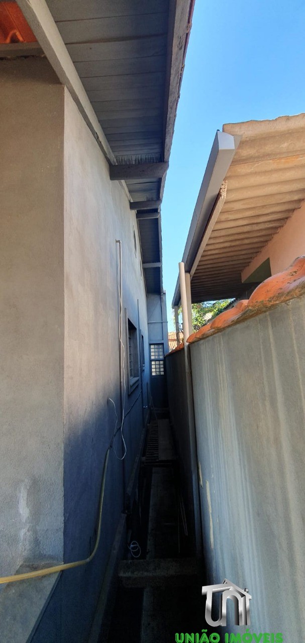 Residência moderna com 2 quartos e churrasqueira na Cidade Jardim, Bragança Paulista-SP