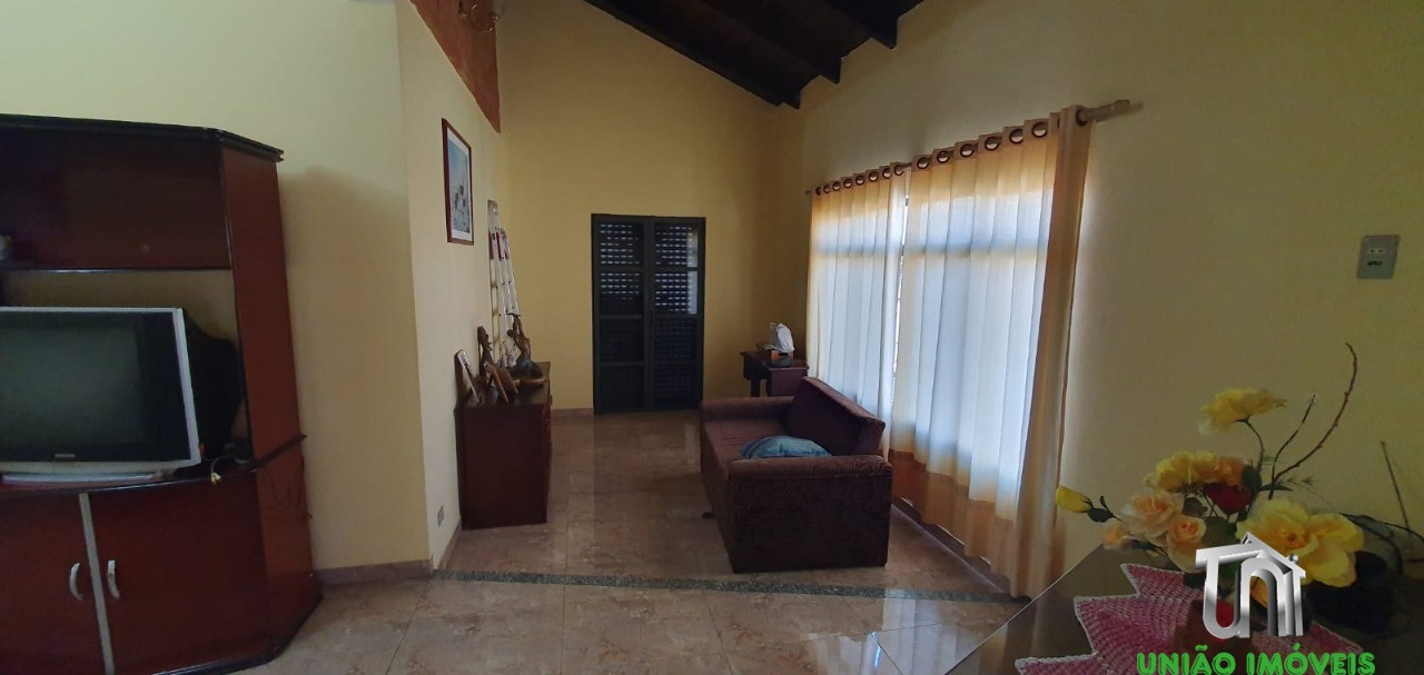 Residência moderna com 2 quartos e churrasqueira na cidade j