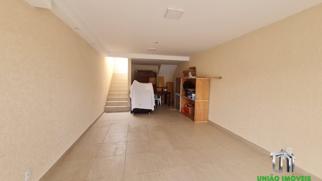 Aluguel de Casa em Bragança Paulista-SP, Bairro Aparecida: 2 Quartos, 1 Suíte, 1 Sala, 2 Banheiros, 1 Vaga, 132,65m².