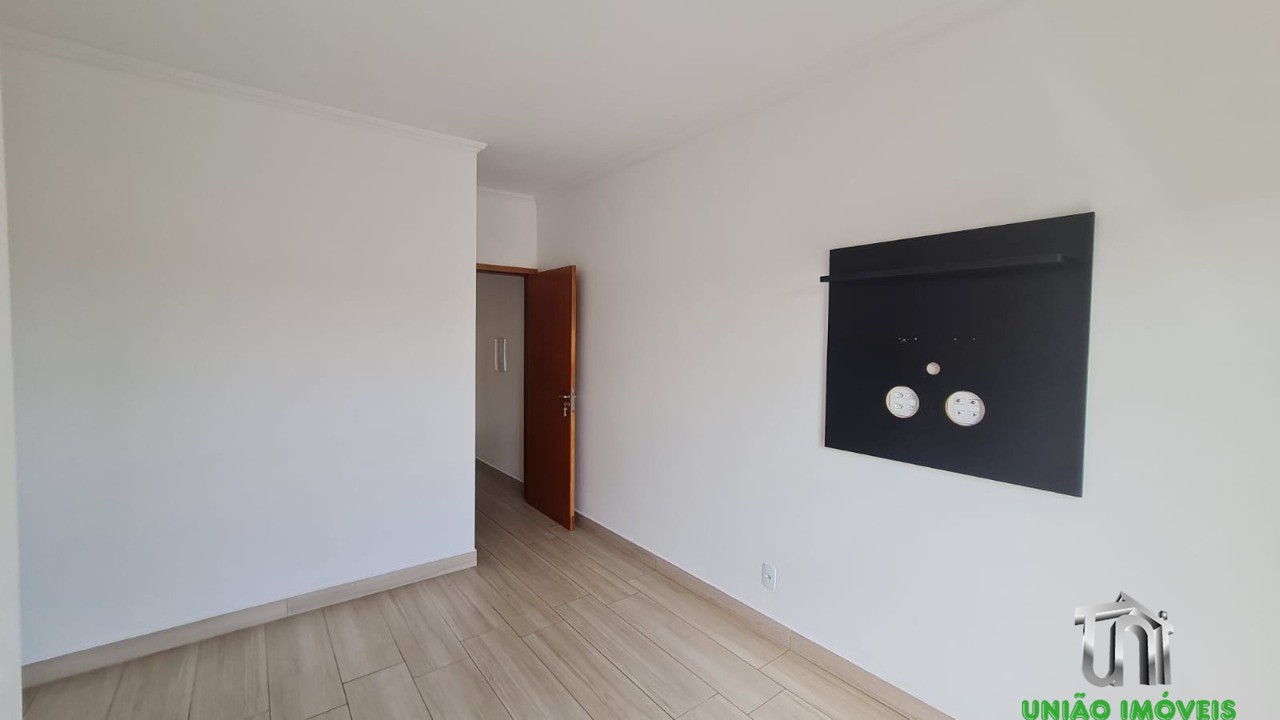 Aluguel de Casa em Bragança Paulista-SP, Bairro Aparecida: 2 Quartos, 1 Suíte, 1 Sala, 2 Banheiros, 1 Vaga, 132,65m².