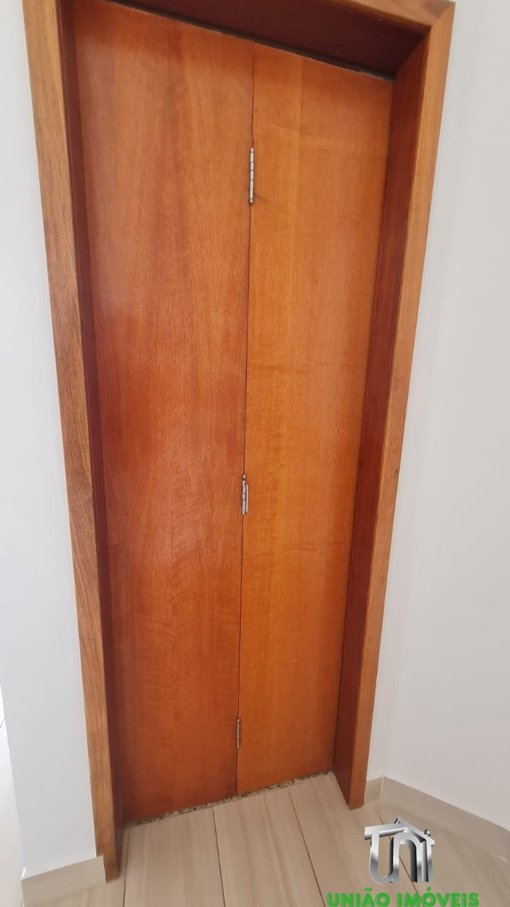 Aluguel de Casa em Bragança Paulista-SP, Bairro Aparecida: 2 Quartos, 1 Suíte, 1 Sala, 2 Banheiros, 1 Vaga, 132,65m².
