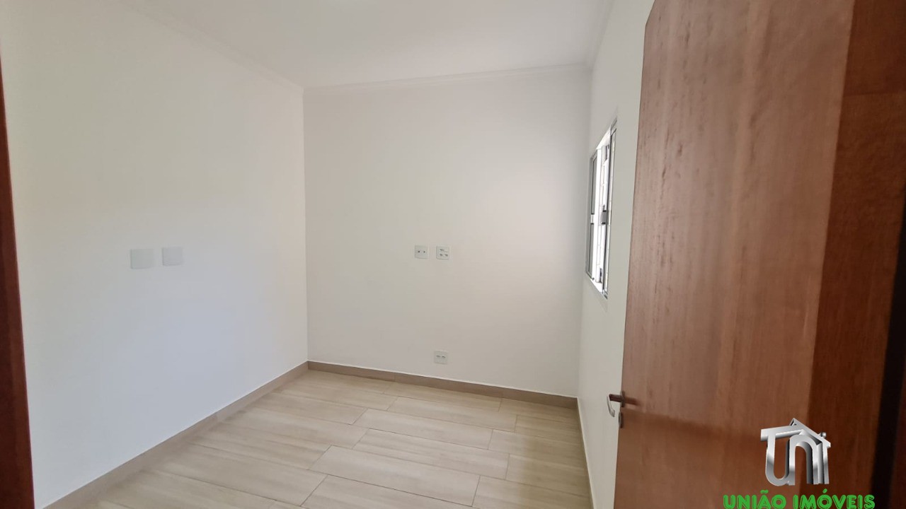 Aluguel de Casa em Bragança Paulista-SP, Bairro Aparecida: 2 Quartos, 1 Suíte, 1 Sala, 2 Banheiros, 1 Vaga, 132,65m².