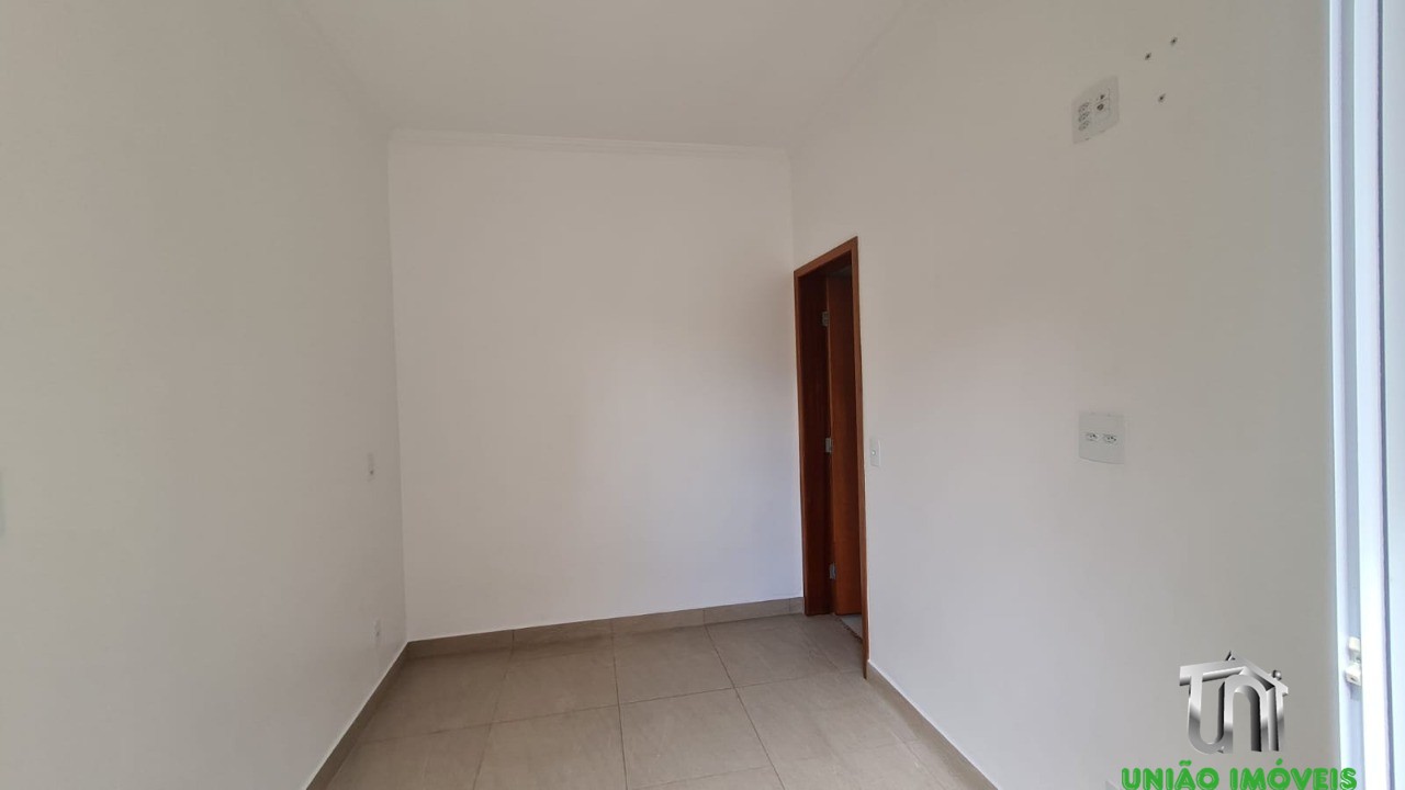 Aluguel de Casa em Bragança Paulista-SP, Bairro Aparecida: 2 Quartos, 1 Suíte, 1 Sala, 2 Banheiros, 1 Vaga, 132,65m².