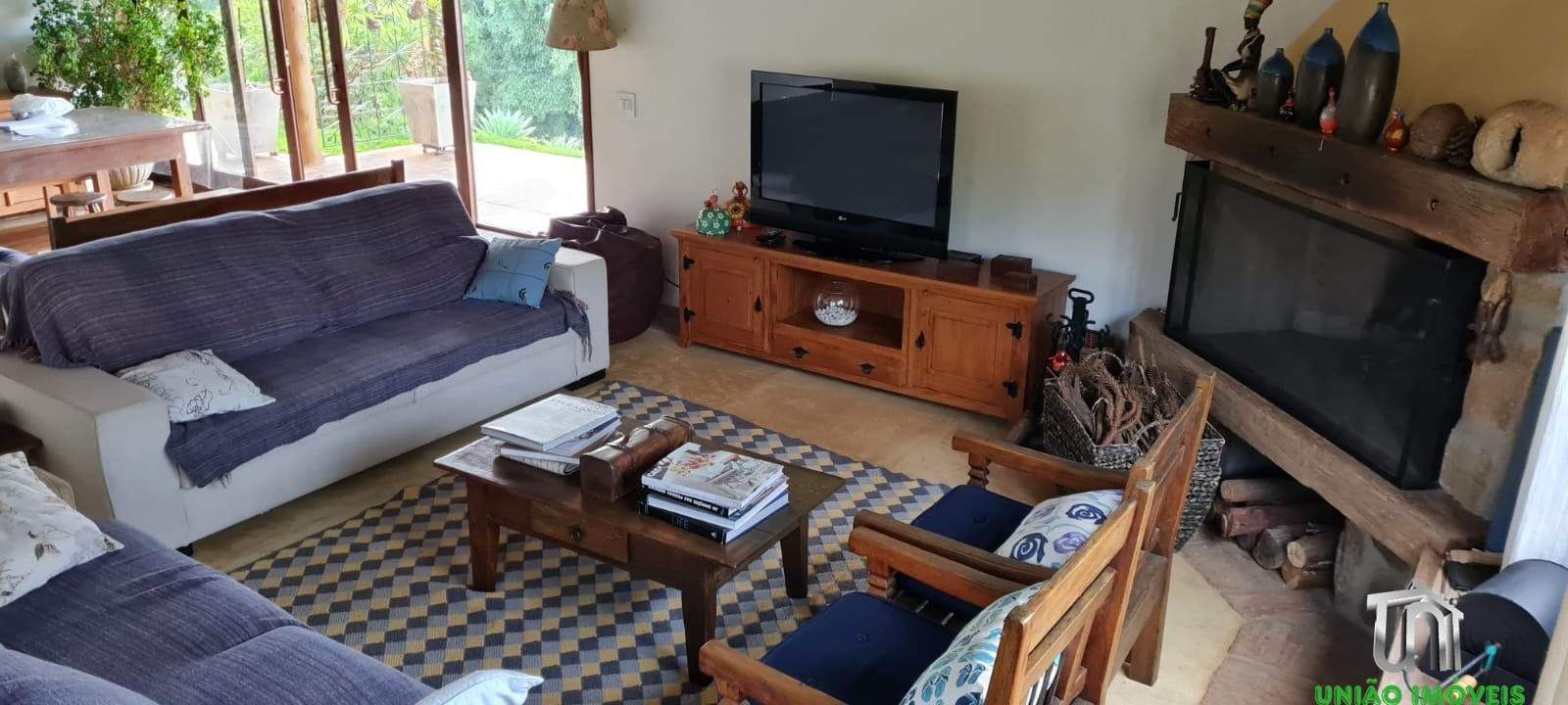 SÍTIO HARMONIA: Casa de Luxo com Vista para Serra da Mantiqueira, 3 Suítes e Espaço Gourmet - Pedra Bela-SP