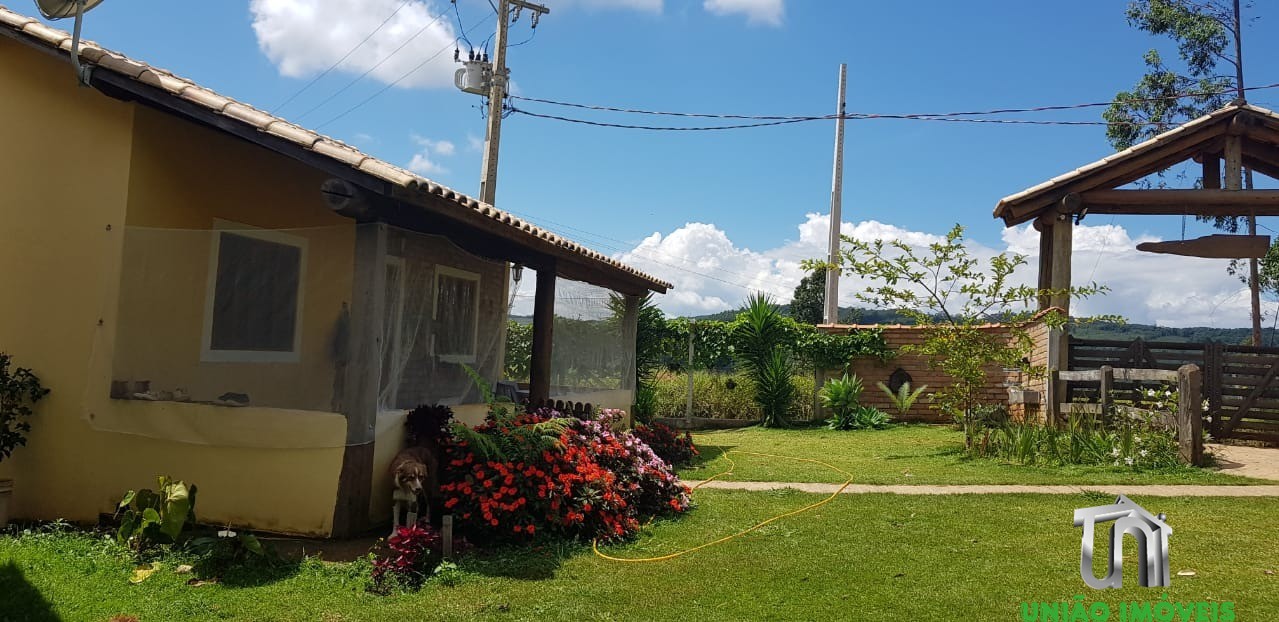 SÍTIO HARMONIA: Casa de Luxo com Vista para Serra da Mantiqueira, 3 Suítes e Espaço Gourmet - Pedra Bela-SP