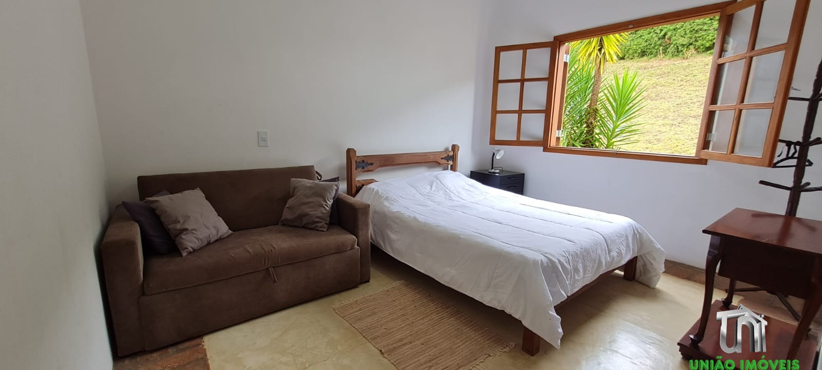 SÍTIO HARMONIA: Casa de Luxo com Vista para Serra da Mantiqueira, 3 Suítes e Espaço Gourmet - Pedra Bela-SP