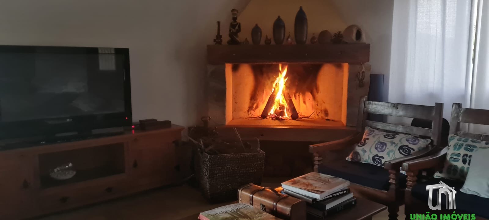 SÍTIO HARMONIA: Casa de Luxo com Vista para Serra da Mantiqueira, 3 Suítes e Espaço Gourmet - Pedra Bela-SP