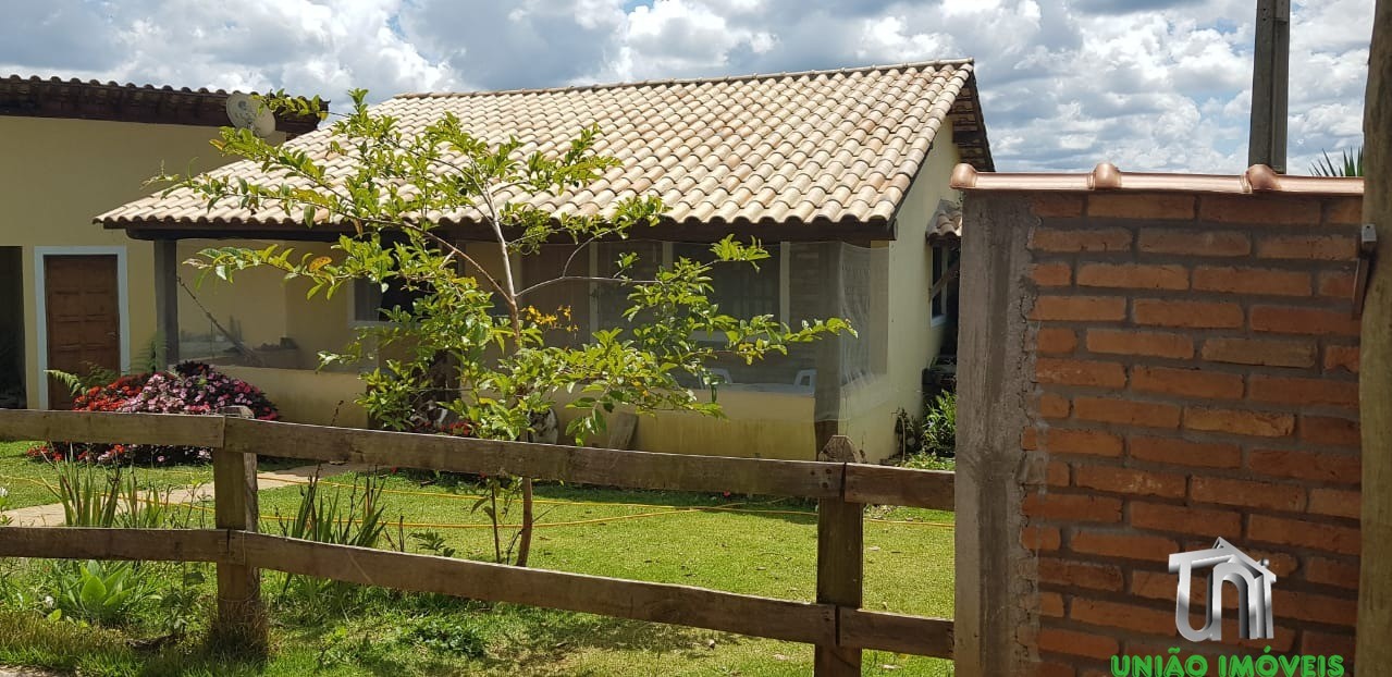 SÍTIO HARMONIA: Casa de Luxo com Vista para Serra da Mantiqueira, 3 Suítes e Espaço Gourmet - Pedra Bela-SP