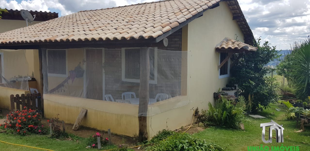 SÍTIO HARMONIA: Casa de Luxo com Vista para Serra da Mantiqueira, 3 Suítes e Espaço Gourmet - Pedra Bela-SP
