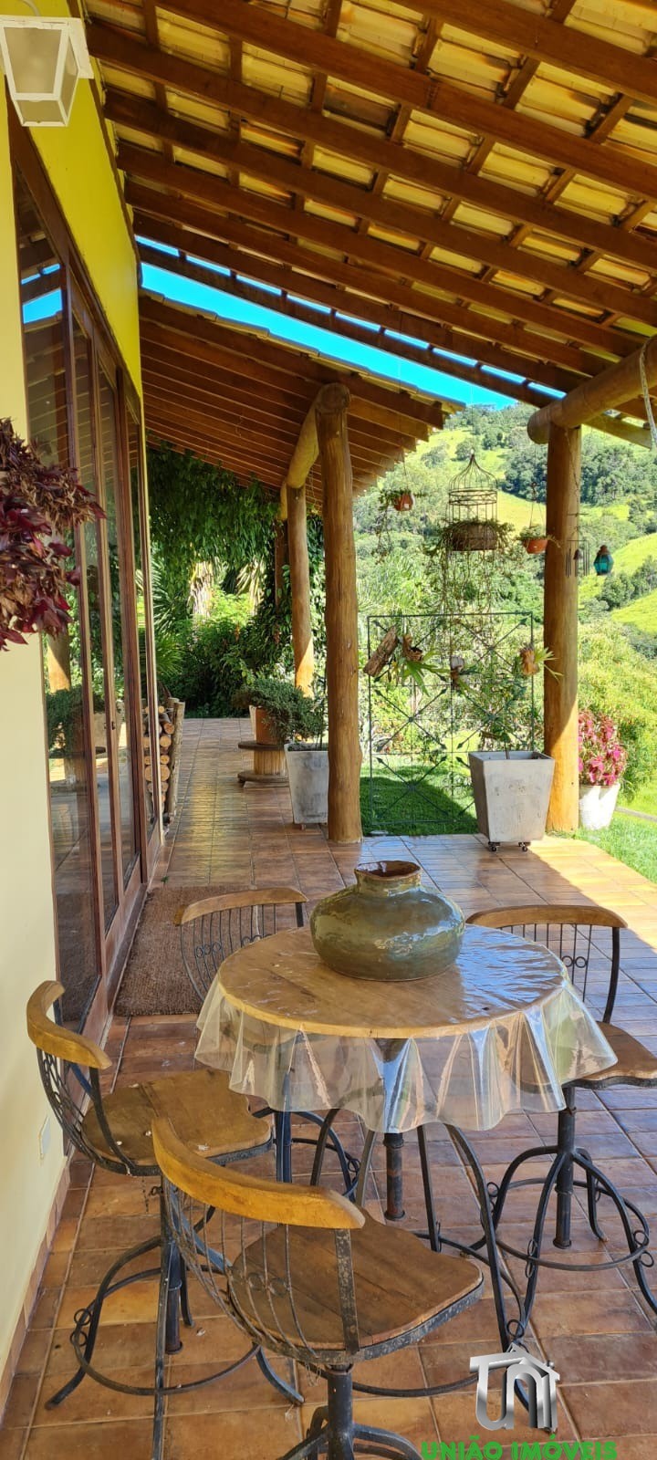 Sítio harmonia: casa de luxo com vista para serra da mantiqu