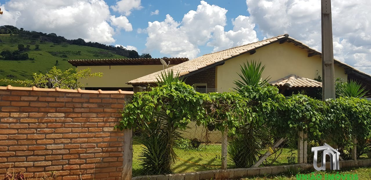 SÍTIO HARMONIA: Casa de Luxo com Vista para Serra da Mantiqueira, 3 Suítes e Espaço Gourmet - Pedra Bela-SP