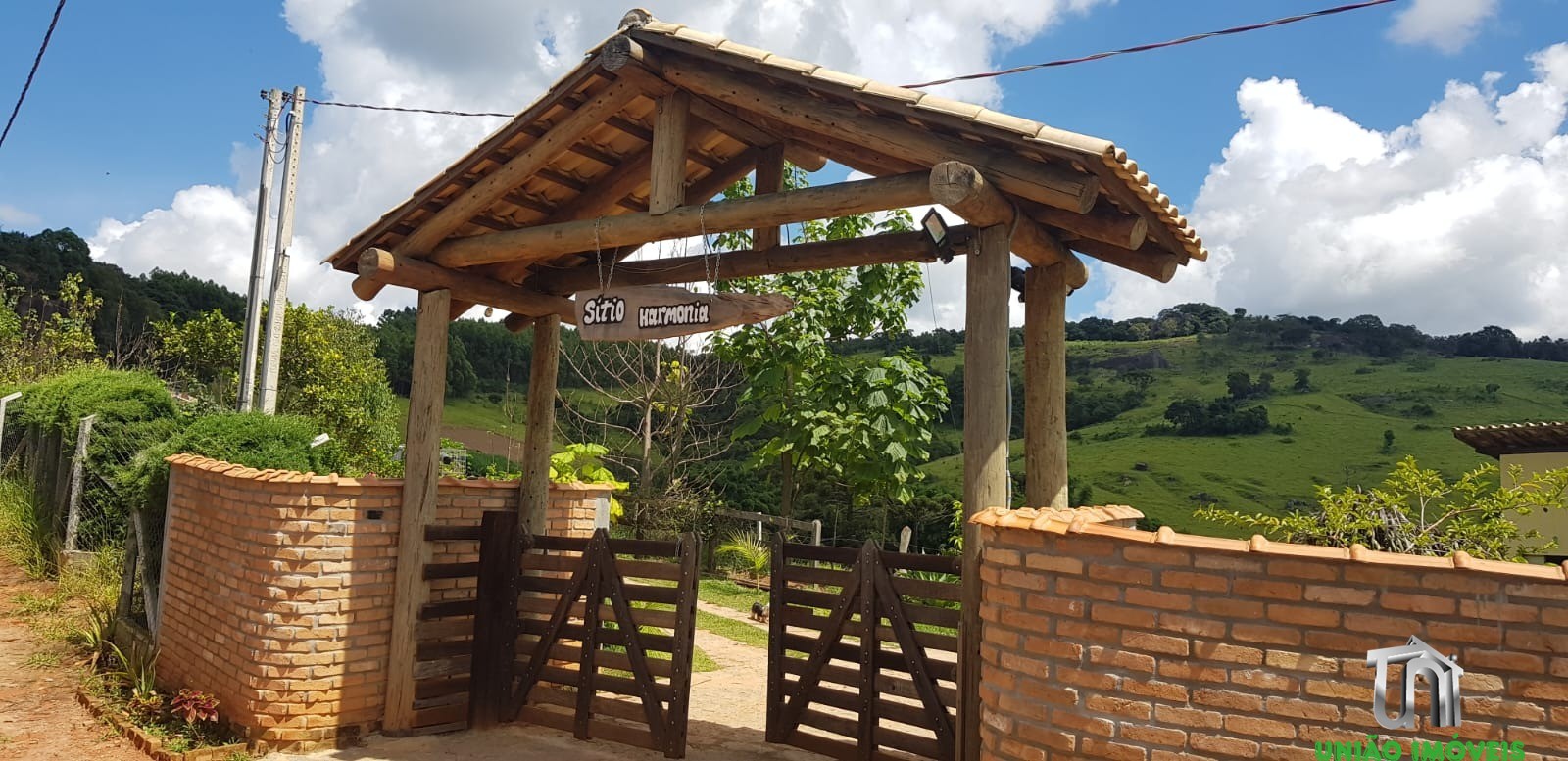 Sítio harmonia: casa de luxo com vista para serra da mantiqu