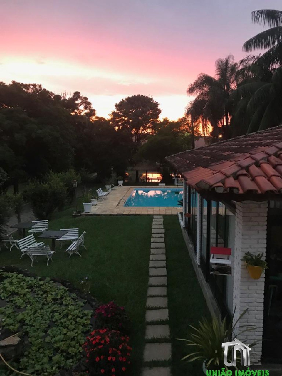Chácara de Luxo à Venda em Bragança Paulista-SP, Bairro Guaripocaba dos Souzas: 5 Quartos, 2 Suítes, Piscina e Muito Mais!