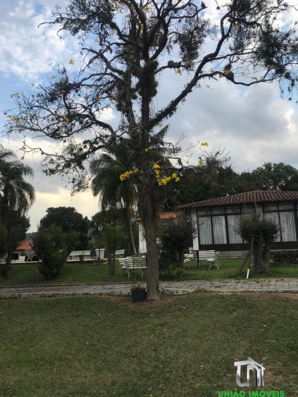 Chácara de Luxo à Venda em Bragança Paulista-SP, Bairro Guaripocaba dos Souzas: 5 Quartos, 2 Suítes, Piscina e Muito Mais!