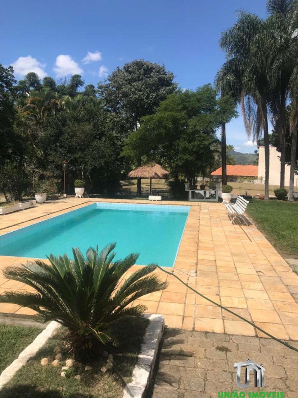 Chácara de Luxo à Venda em Bragança Paulista-SP, Bairro Guaripocaba dos Souzas: 5 Quartos, 2 Suítes, Piscina e Muito Mais!