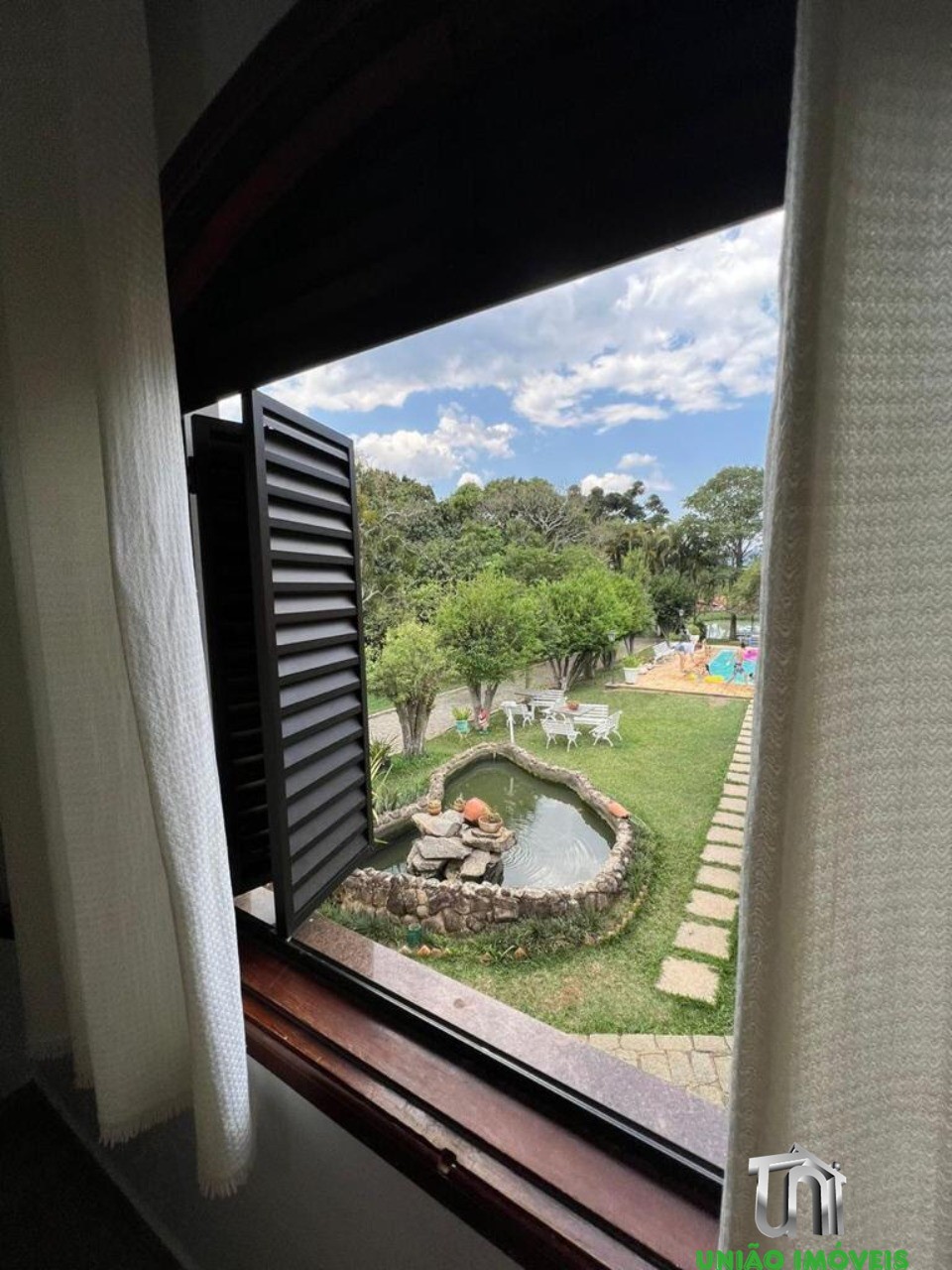 Chácara de Luxo à Venda em Bragança Paulista-SP, Bairro Guaripocaba dos Souzas: 5 Quartos, 2 Suítes, Piscina e Muito Mais!