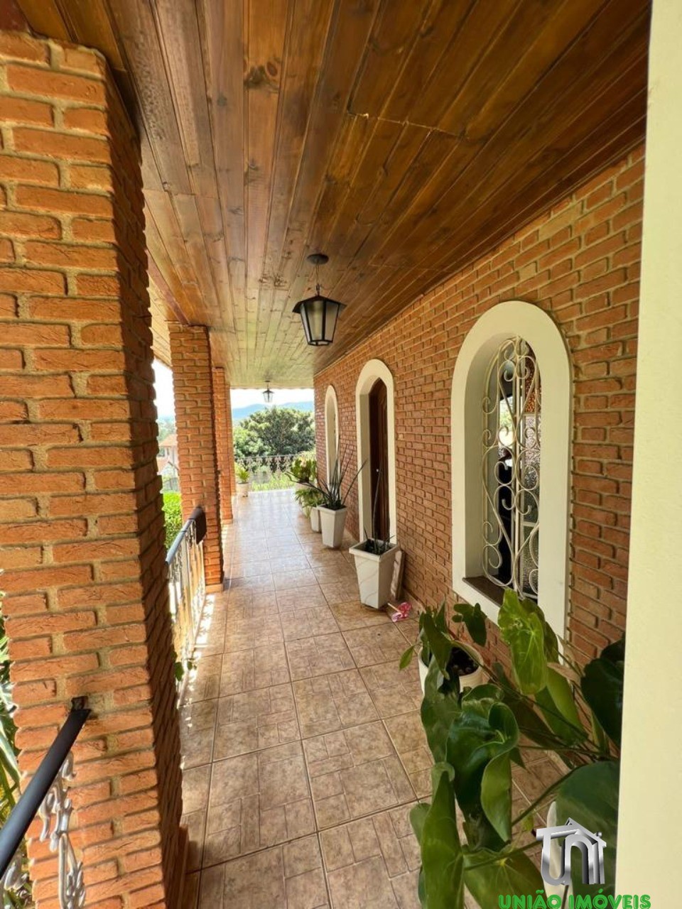 Chácara de Luxo à Venda em Bragança Paulista-SP, Bairro Guaripocaba dos Souzas: 5 Quartos, 2 Suítes, Piscina e Muito Mais!