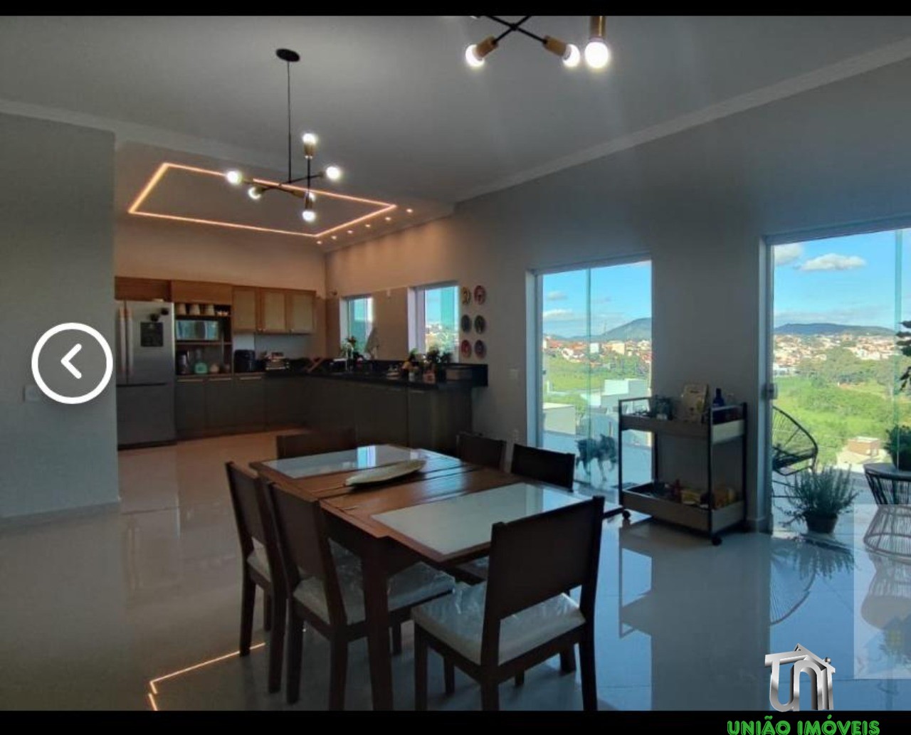 Imperdível: Casa à venda em Bragança Paulista-SP, Condomínio Villa Real de Bragança! 3 quartos, 1 suíte, 3 salas, 3 banheiros, 4 vagas, 190m².