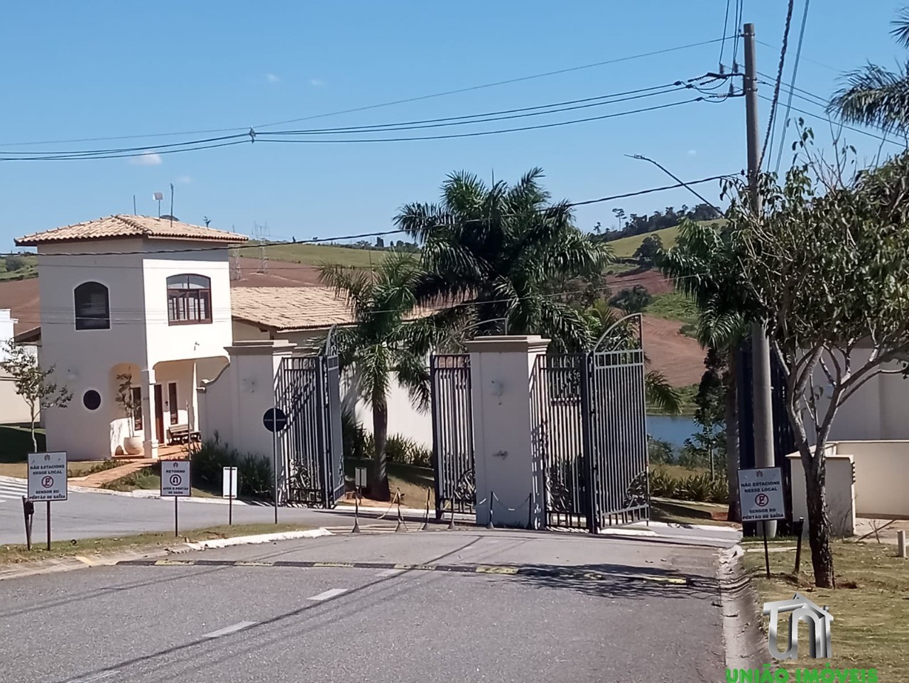 Terreno à venda em Bragança Paulista-SP, Bairro Campo Novo: 600,17 m² no Condomínio Terras de Santa Cruz com infraestrutura completa!