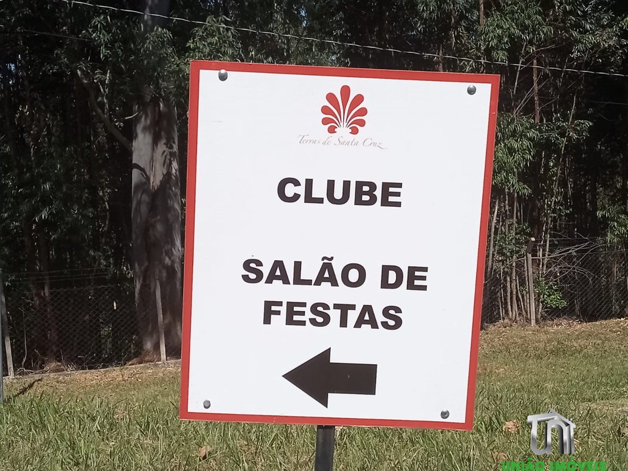 Terreno à venda em Bragança Paulista-SP, Bairro Campo Novo: 600,17 m² no Condomínio Terras de Santa Cruz com infraestrutura completa!