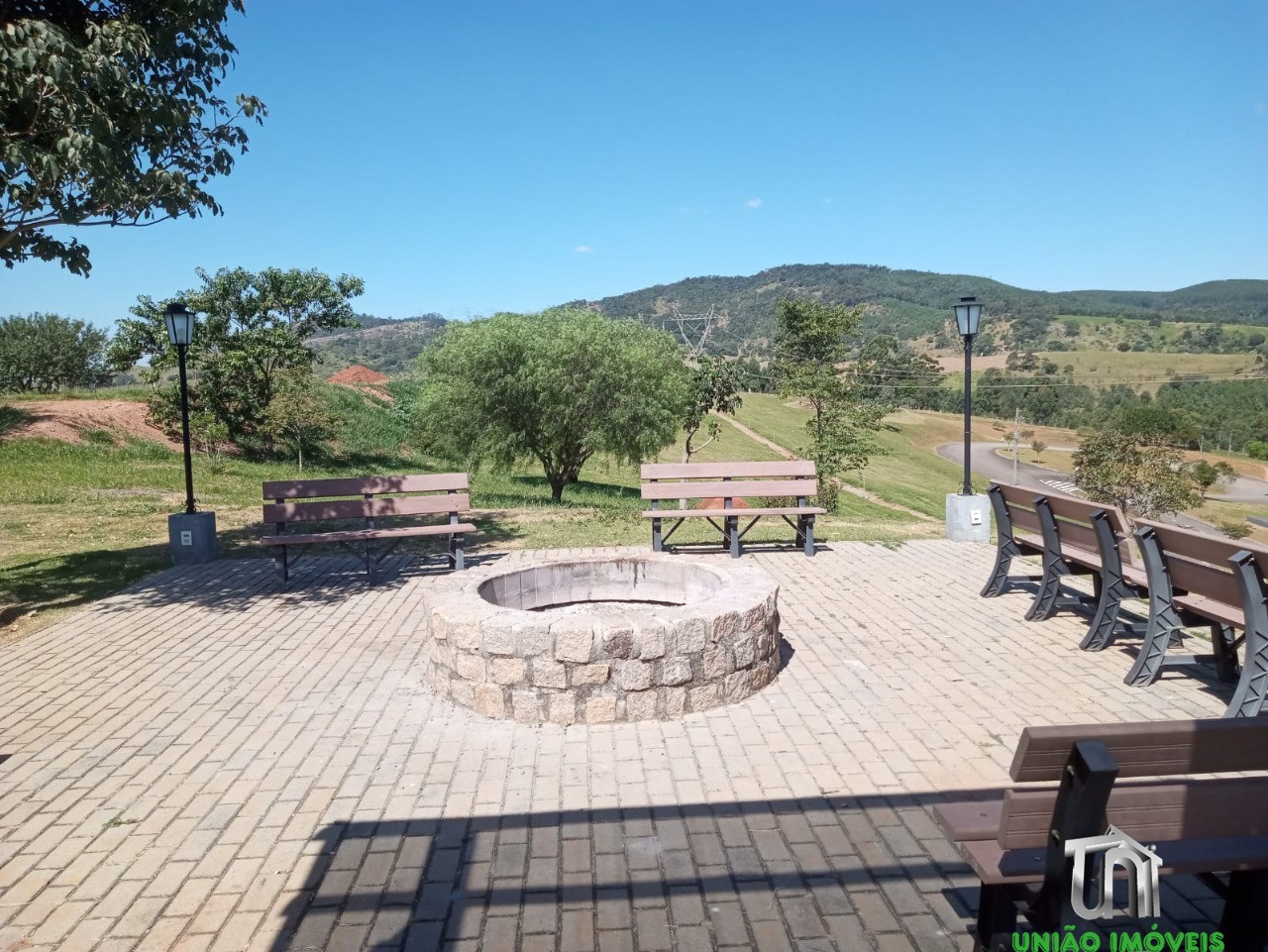 Terreno à venda em Bragança Paulista-SP, Bairro Campo Novo: 600,17 m² no Condomínio Terras de Santa Cruz com infraestrutura completa!