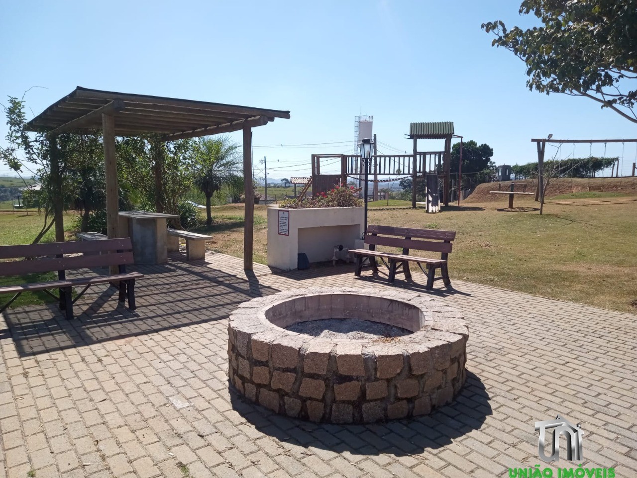 Terreno à venda em Bragança Paulista-SP, Bairro Campo Novo: 600,17 m² no Condomínio Terras de Santa Cruz com infraestrutura completa!