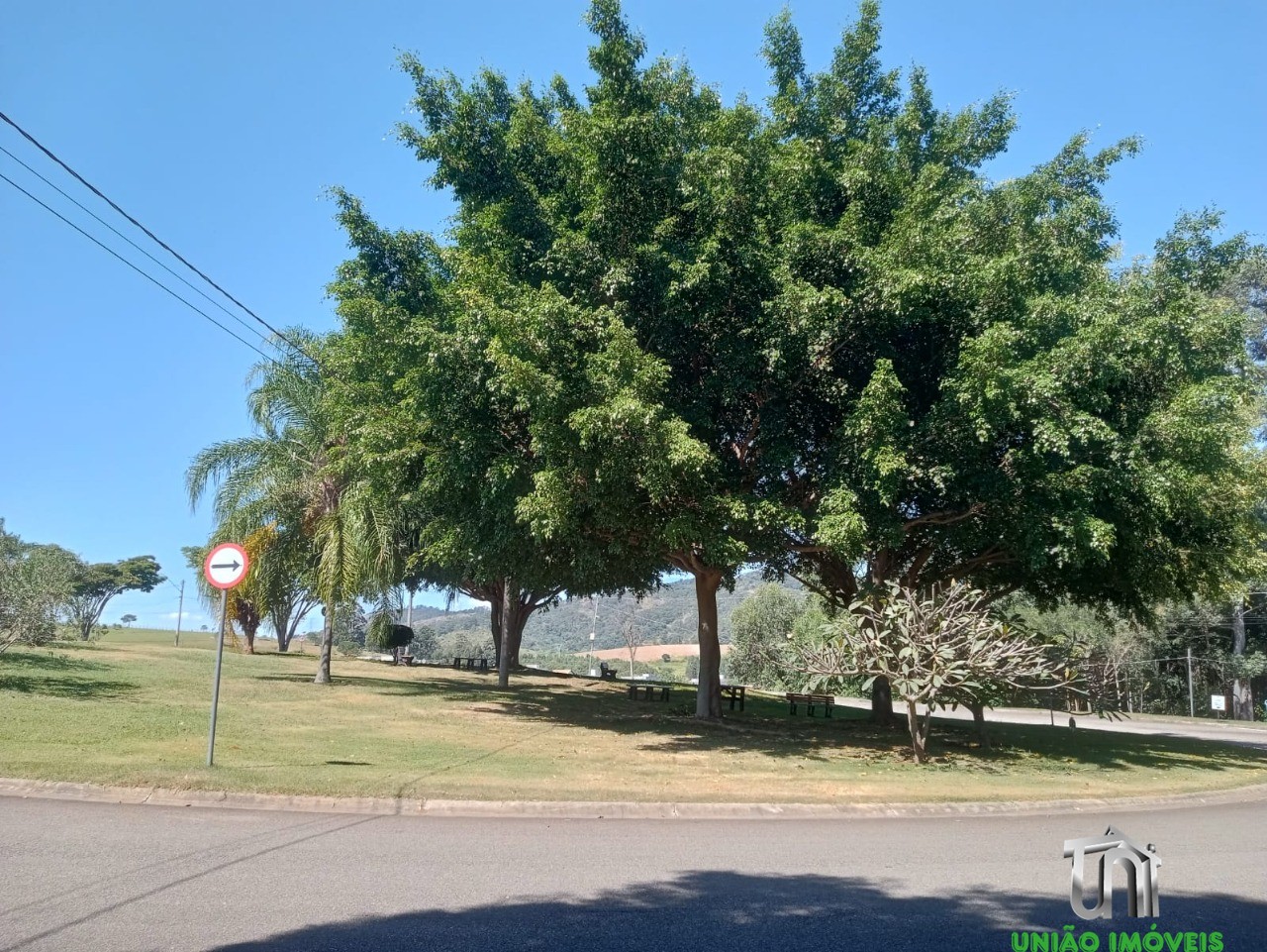 Terreno à venda em Bragança Paulista-SP, Bairro Campo Novo: 600,17 m² no Condomínio Terras de Santa Cruz com infraestrutura completa!