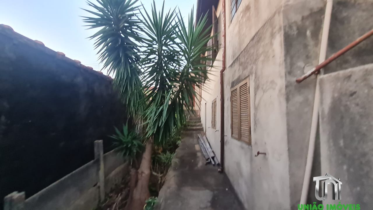 Casa à Venda na Vila Municipal: 3 Quartos, 2 Banheiros, 90m² - Oportunidade Imperdível em Bragança Paulista!