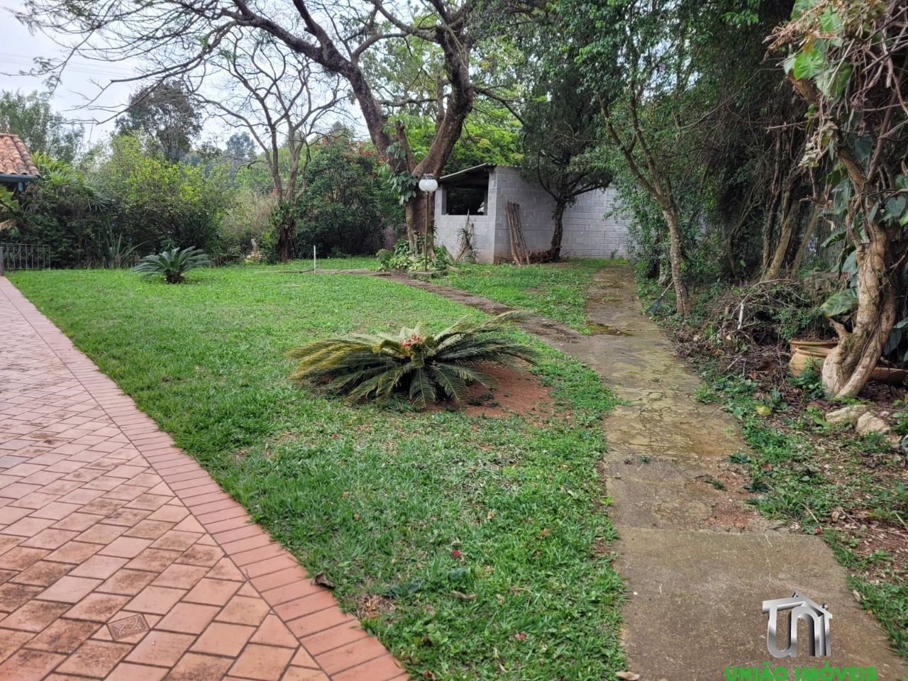 Casa de Luxo à Venda em Bragança Paulista-SP, Recanto Amapola: 4 suítes, 6 salas, piscina, churrasqueira, 10 vagas. Venha conferir!