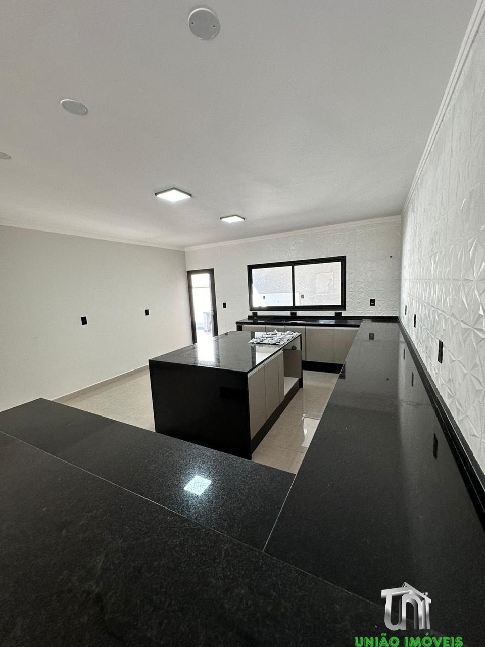 Casa de Alto Padrão no Condomínio Portal da Serra: Luxo, Conforto e Segurança em Bragança Paulista-SP! Venha Conhecer!