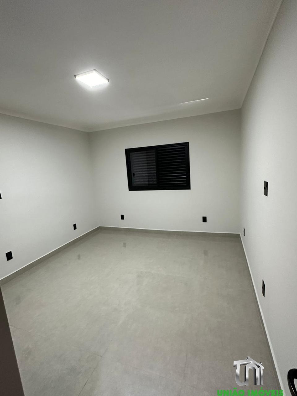Casa de Alto Padrão no Condomínio Portal da Serra: Luxo, Conforto e Segurança em Bragança Paulista-SP! Venha Conhecer!