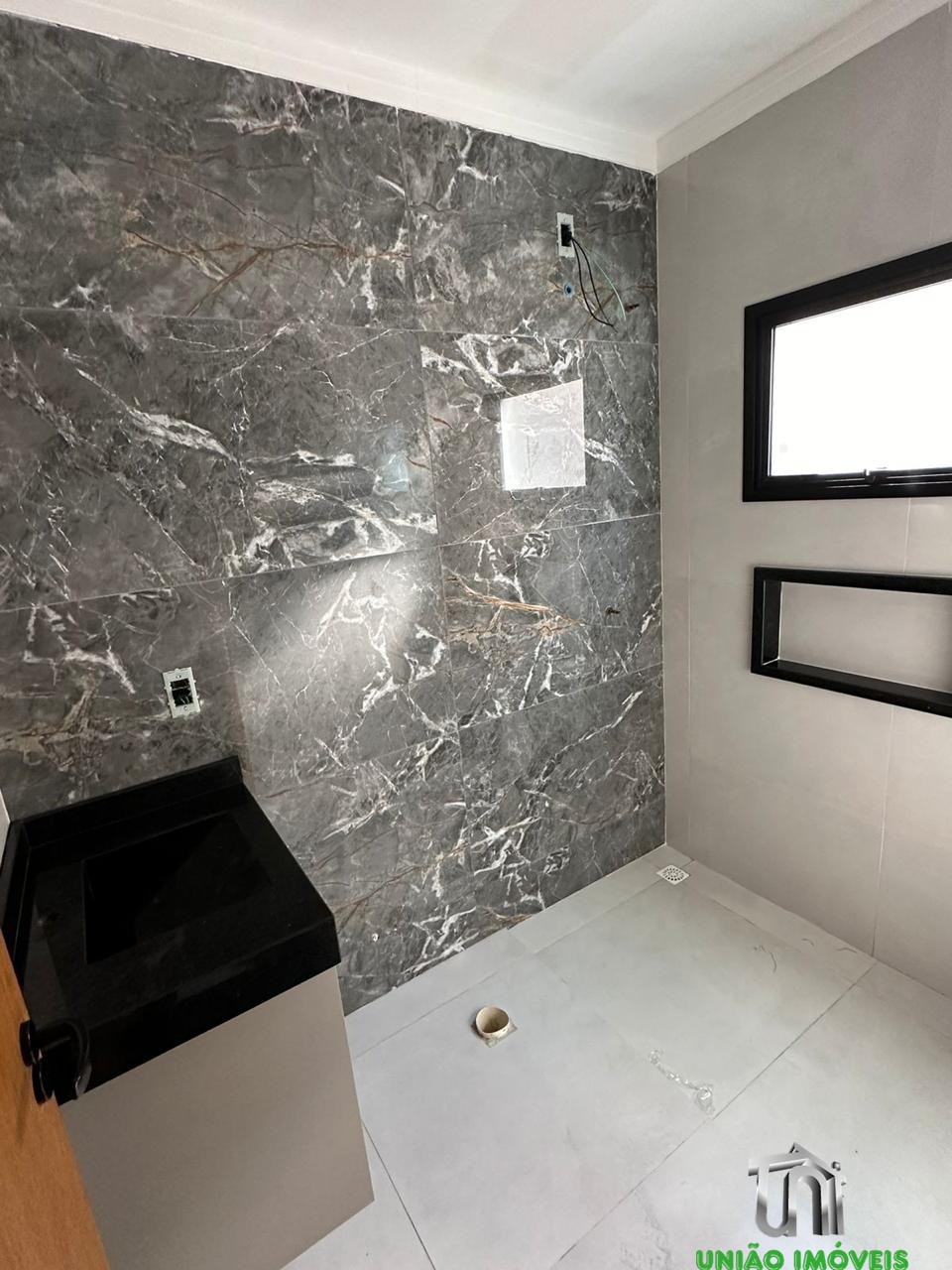 Casa de alto padrão no condomínio portal da serra: luxo, con