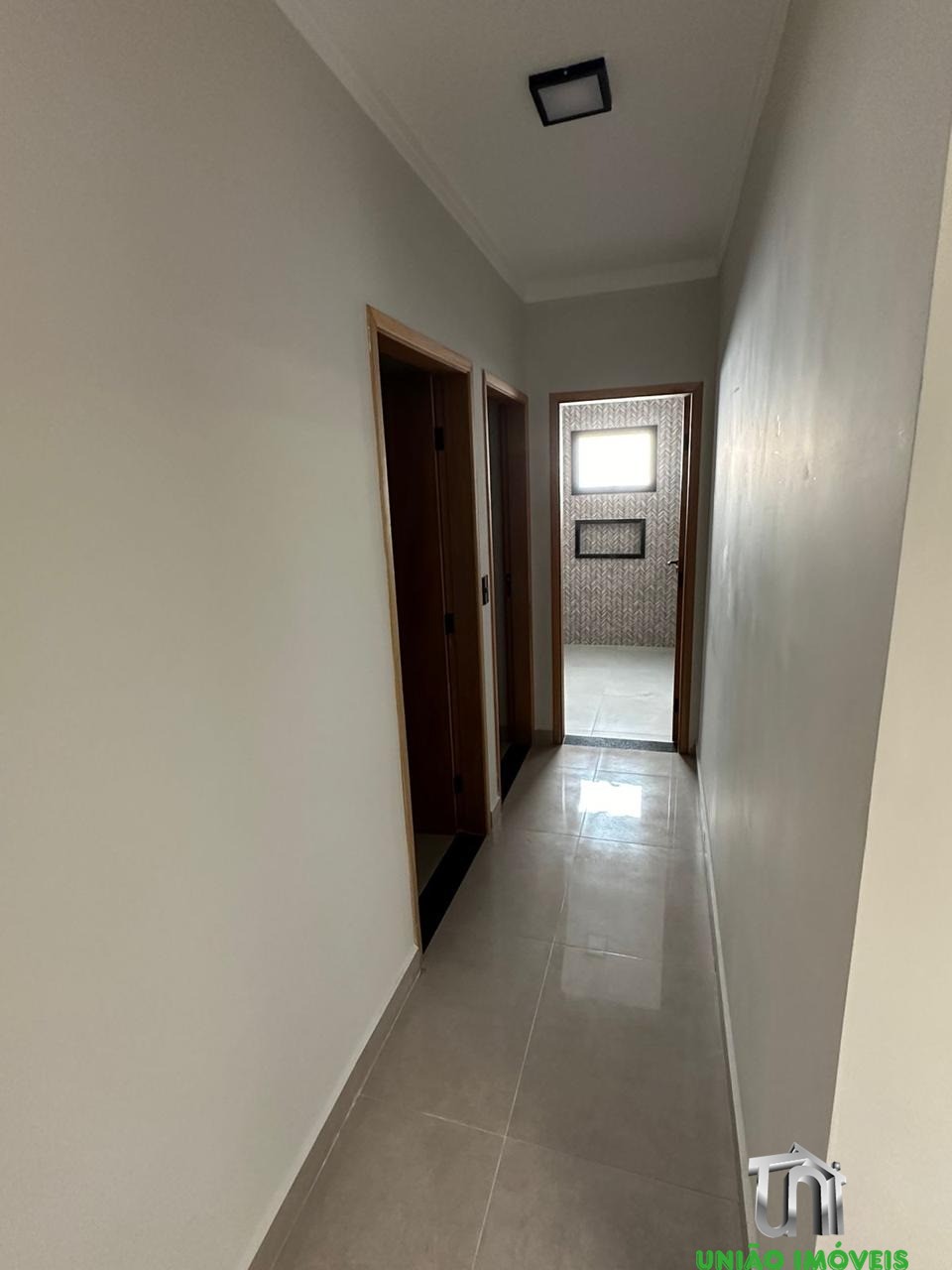 Casa de alto padrão no condomínio portal da serra: luxo, con